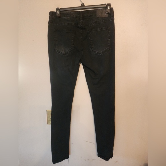 Rue 21 black high rise skinny Distressed Jeans Size 32/34 - Picture 2 of 4